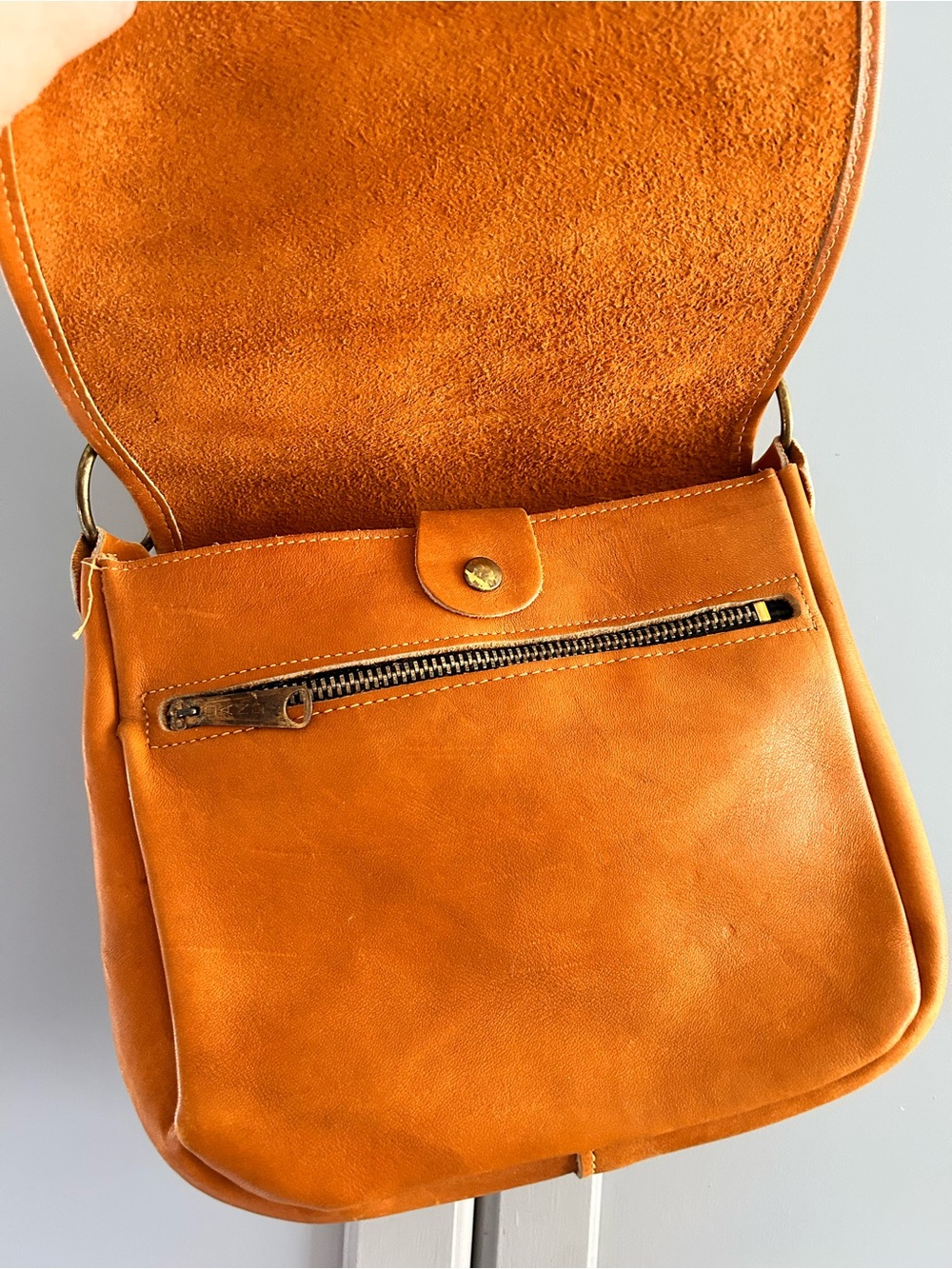 Vintage Women’s Leather Saddle Bag - Picture 2 of 5